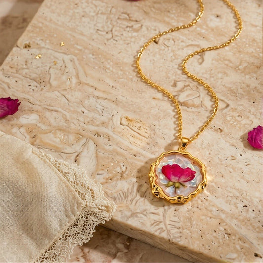 Fleu De Feu Necklace