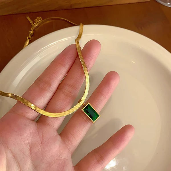 Snake chain Emerald Pendant