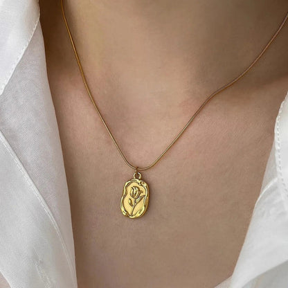 Eterna Rose Necklace