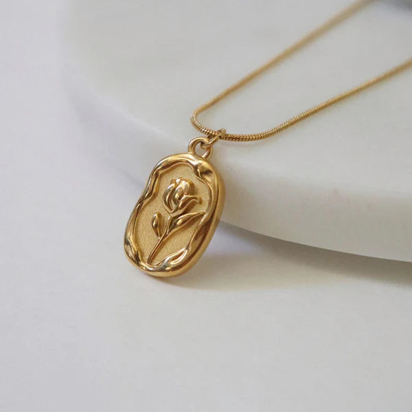Eterna Rose Necklace