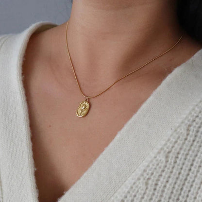 Eterna Rose Necklace