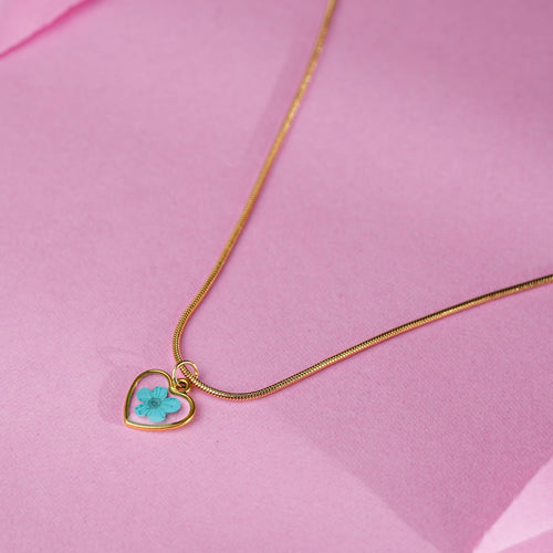 Petal Love Necklace Gold