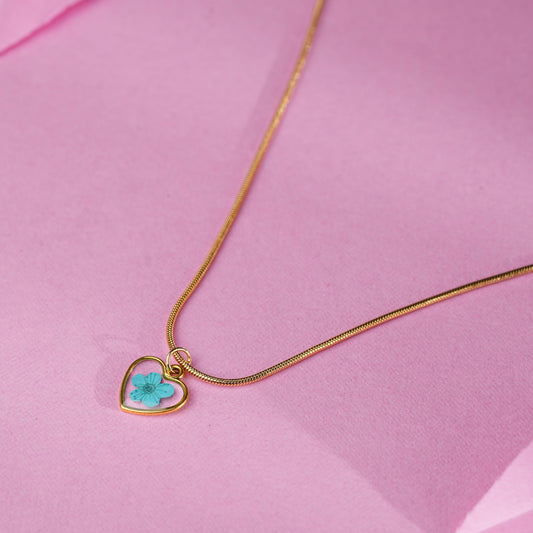Petal Love Necklace Gold
