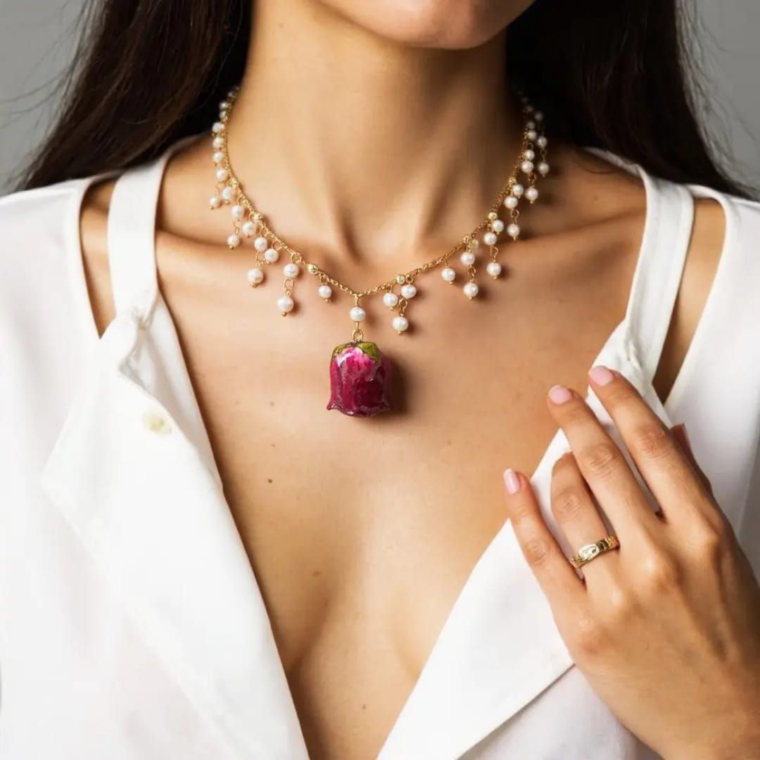 Rose Bloom Pearl Necklace